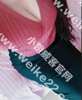 哺乳期喷奶少妇黑丝抱着操爽