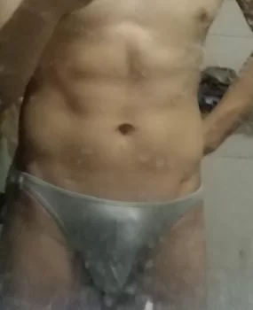 和老婆找他3p