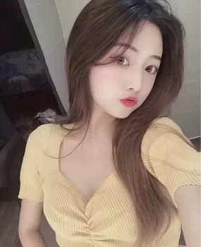 身材颜值都不错的清纯妹子